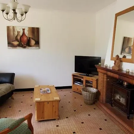 Prázdninový dům Sleeps 8 With Pool And Pet-friendly Laussou