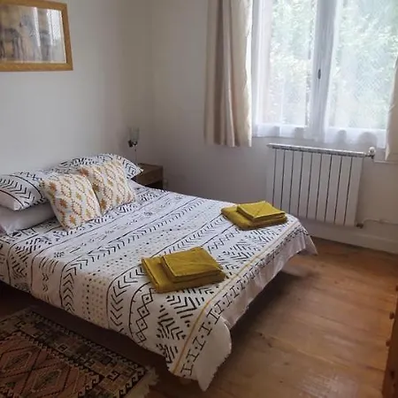 Sleeps 8 With Pool And Pet-friendly * Laussou